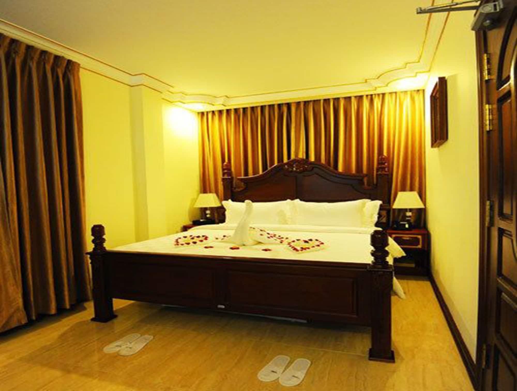 Union Square Hotel Yangon Exterior photo