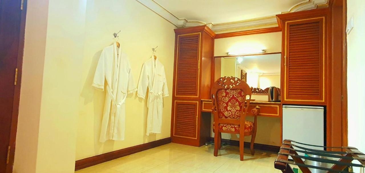 Union Square Hotel Yangon Exterior photo