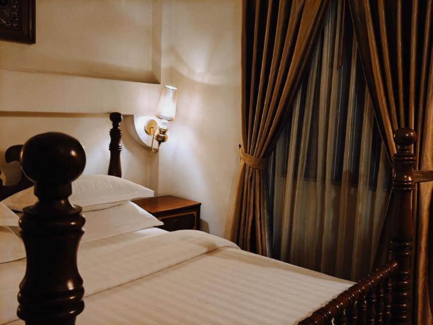 Union Square Hotel Yangon Exterior photo