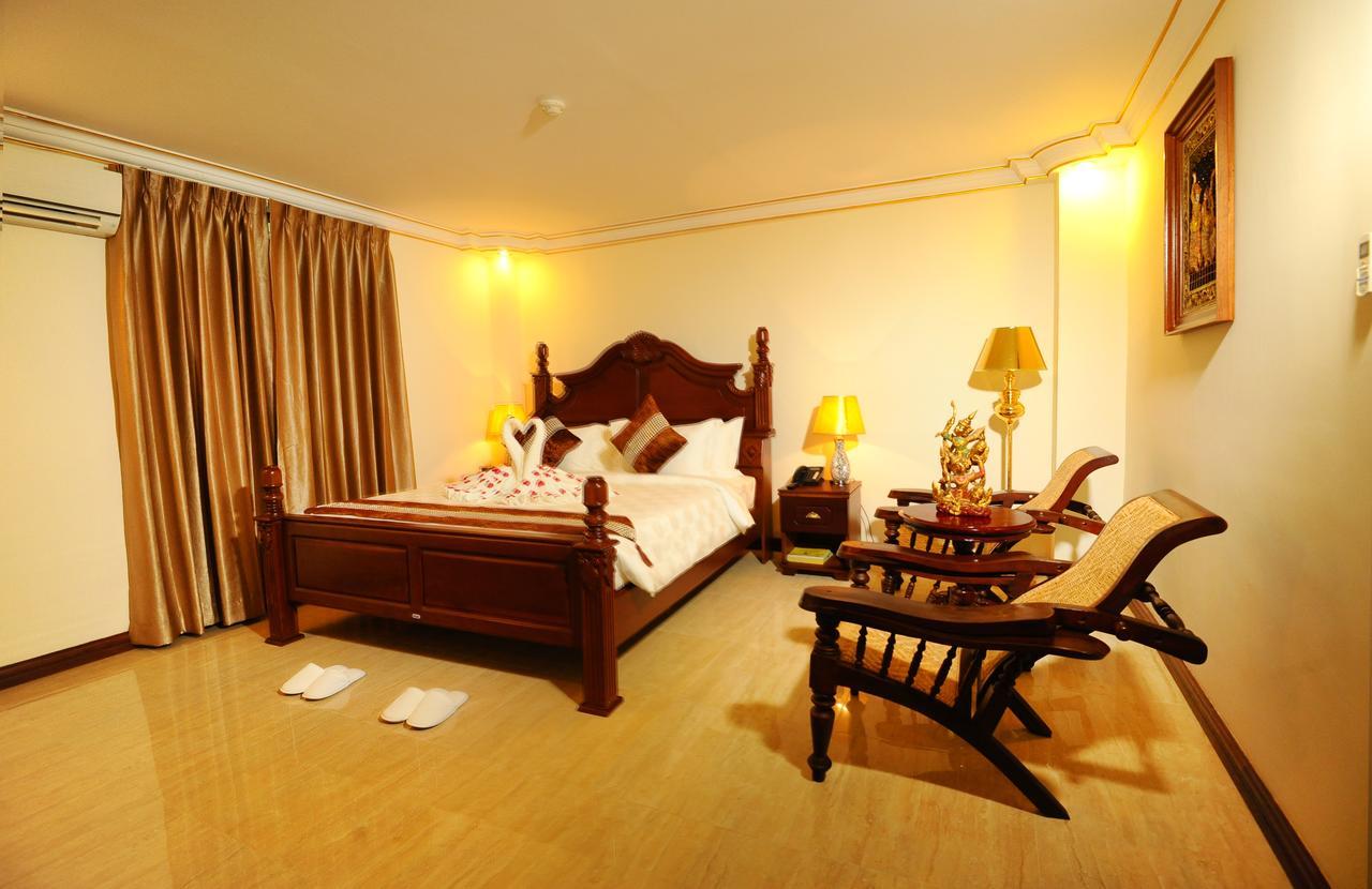Union Square Hotel Yangon Exterior photo